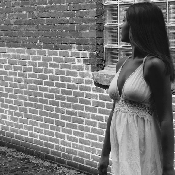 Meet your Posher, Addison - Picture 1 of 1